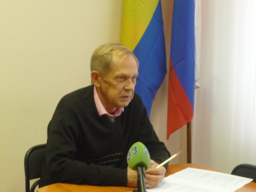 Джо байден. Старый (председатель) ,. Джо байден дряхлый. Старый председатель. Путин старик.