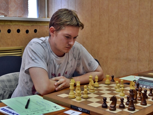 До перерыва шахматисты играли 4 5 всего. До перерыва шахматисты играли 4 5 всего