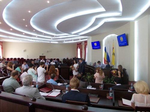 Городская дума шахты. Городская дума шахты. Налоговая шахты. Шахтинская городская дума. Депутат городской думы города шахты.
